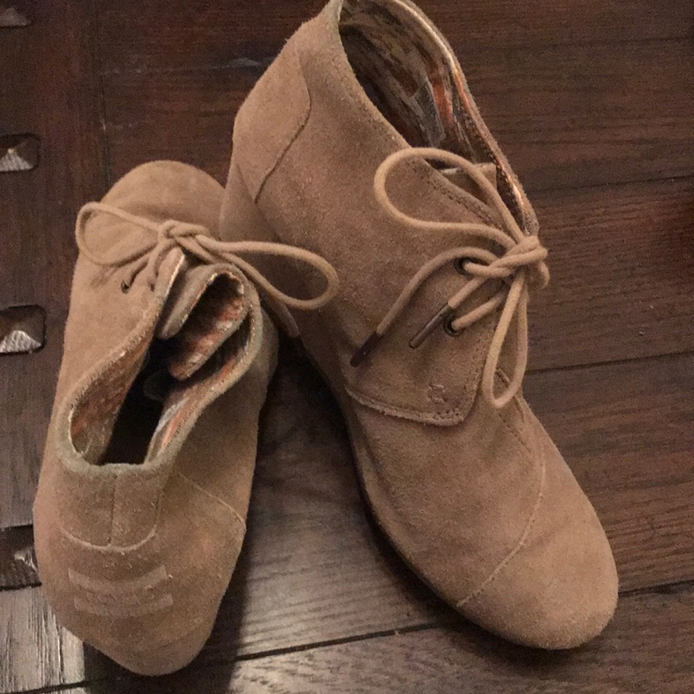 ❌sold❌Like new- Toms suede wedges